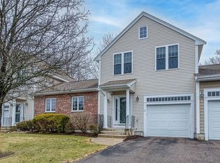 25 Delcor Dr UNIT 25, Walpole, MA 02081