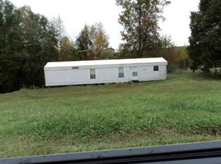 32 Dairy St, Ware Shoals, SC 29692