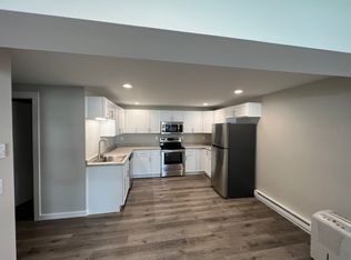 800 S 4th St #9, Stoughton, WI 53589