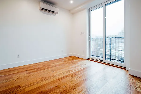 Rented by Nooklyn NYC LLC | media 90