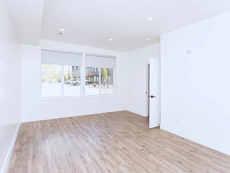 Peak Interior-8