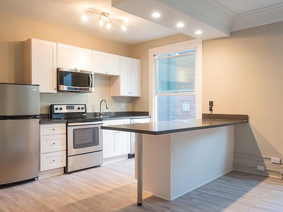 5th image of 114 24th Ave E APT 205