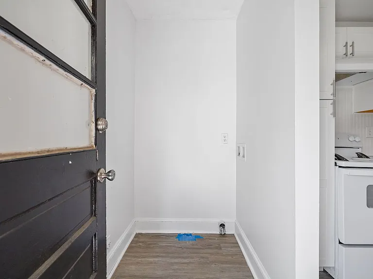 1208 S 9th St — Photo 16