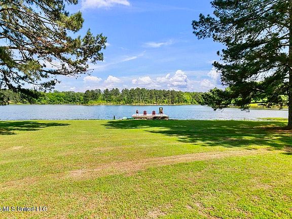 4th image of 130 Pine Lake Cv