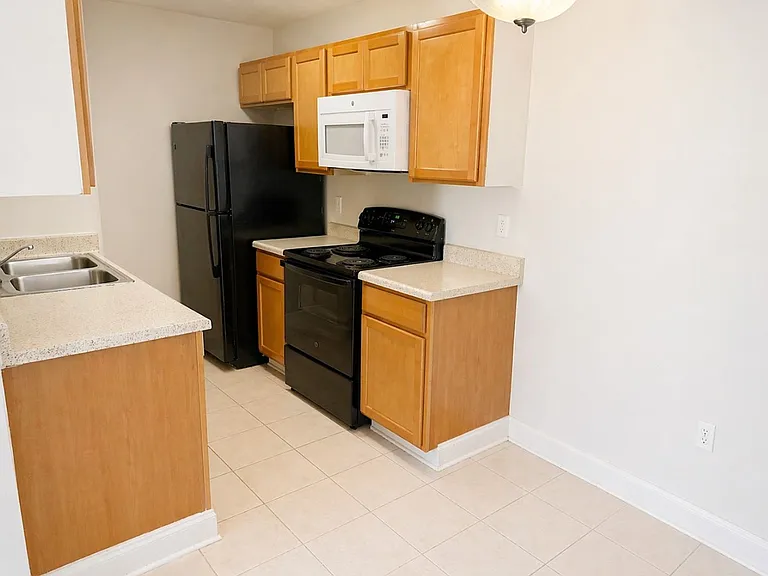 8720 Livingston Ave — Photo 5