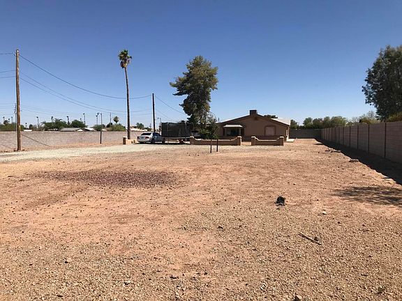 3rd image of 12315 W Paradise Ln