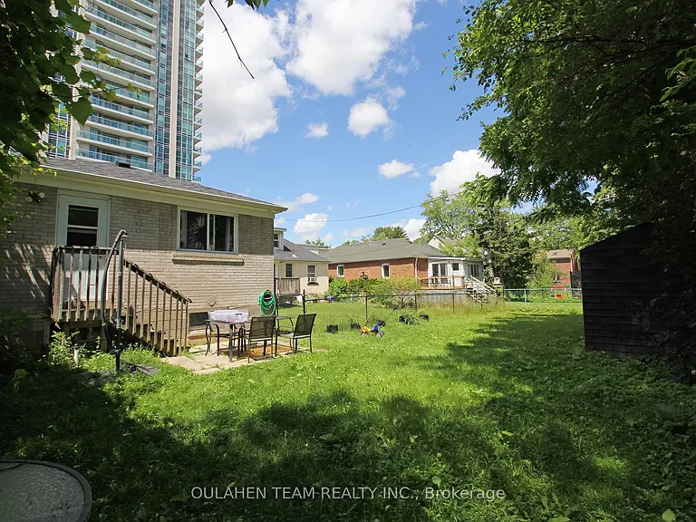 53 Glendora Ave — Photo 31
