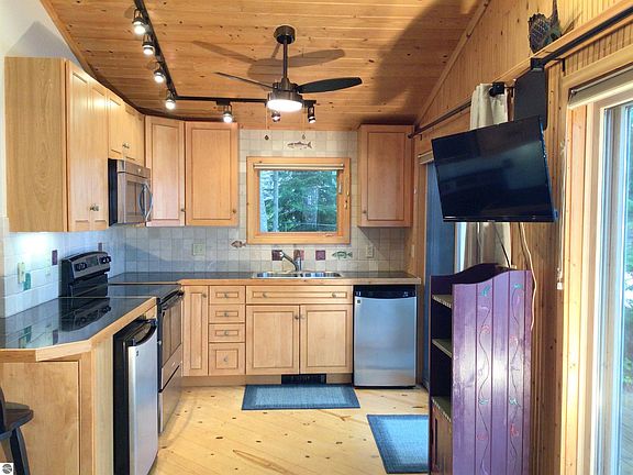 4th image of 5879 Cottage Dr #4