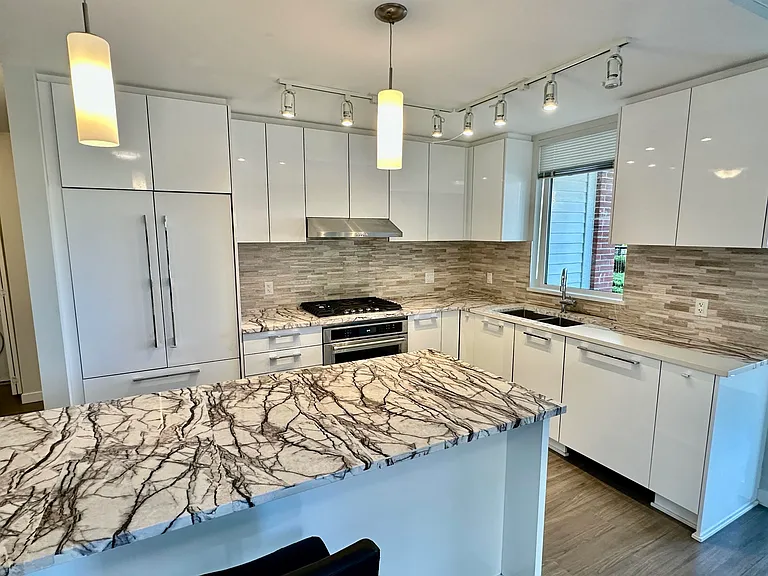 9551 Alexandra Rd #4XX — Photo 4