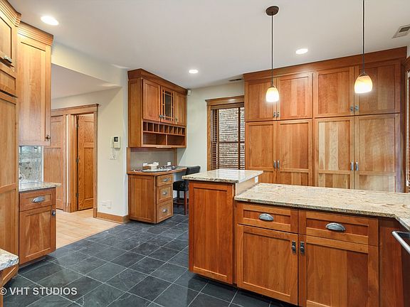 5th image of 3512 N Ashland Ave