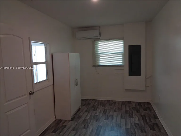 2060 SE 14th St — Photo 11