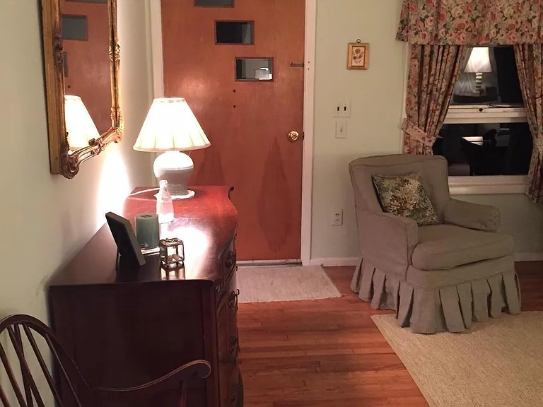 814 Shore Rd — Photo 15