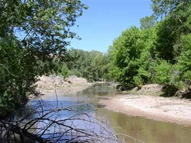 1st image of 4 Hawthorne Dr