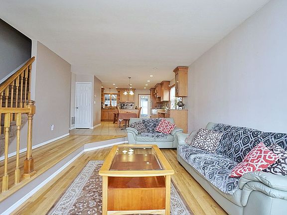 4th image of 99 Leverett Ave