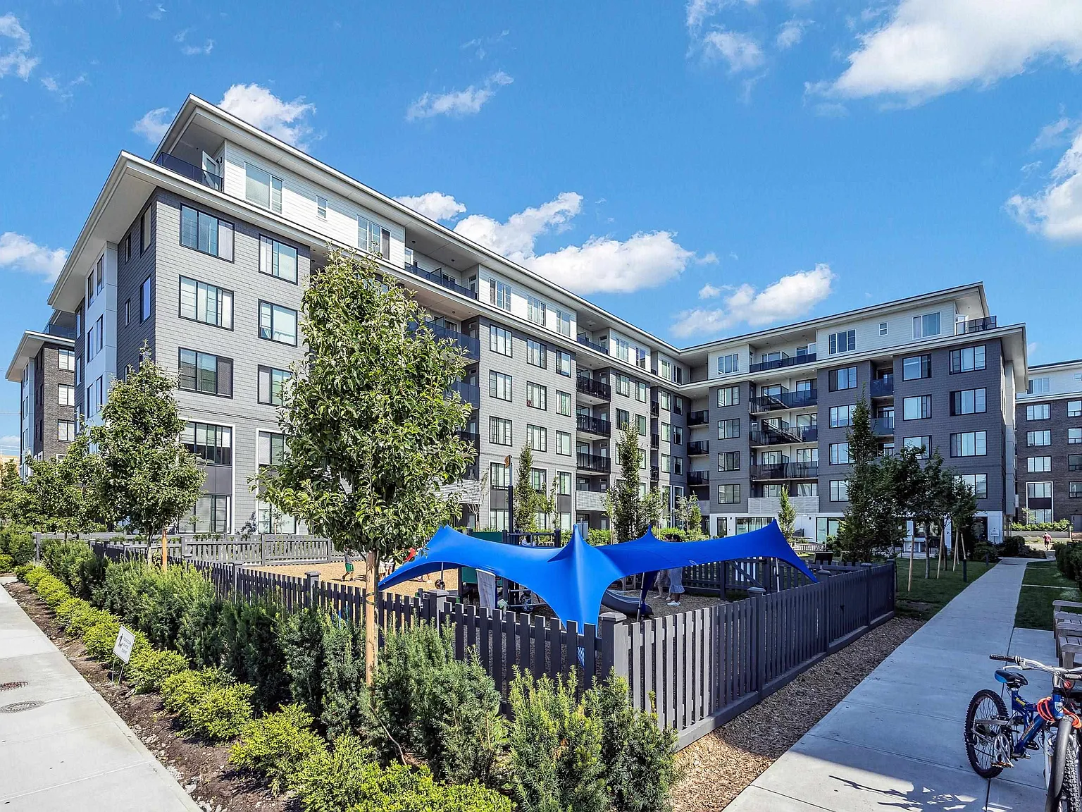 2 bed, 606 sqft, $2,000 — Photo 4