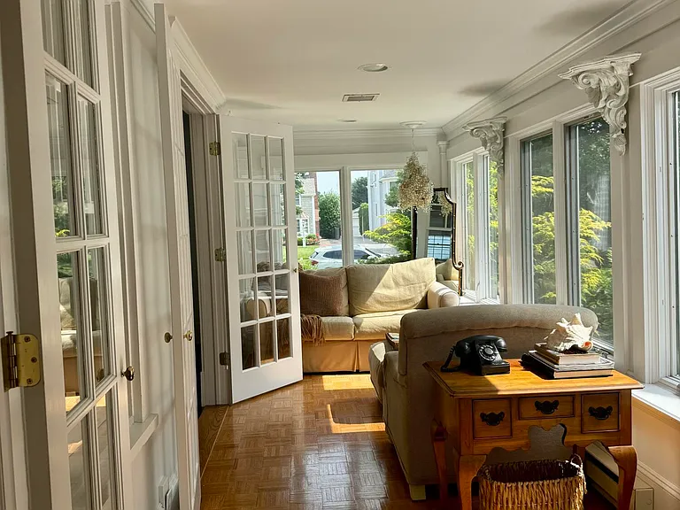 312 Boston Blvd — Photo 8