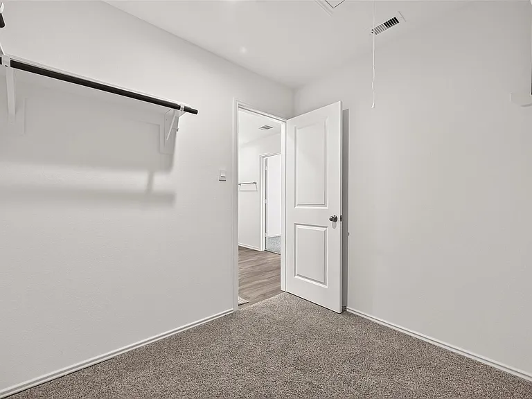 4222 Zeke Estates Ln — Photo 35