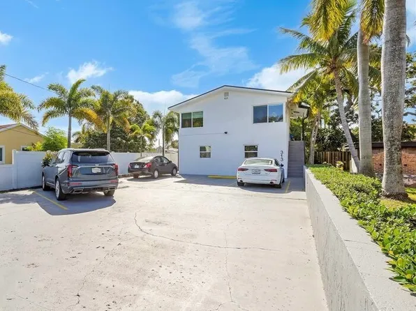 313 SW 1st St #1, Hallandale, FL 33009