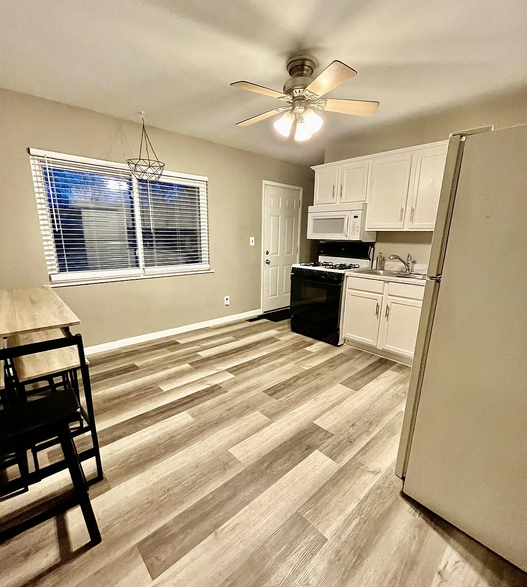 Building Photo - 618 Dogwood Dr