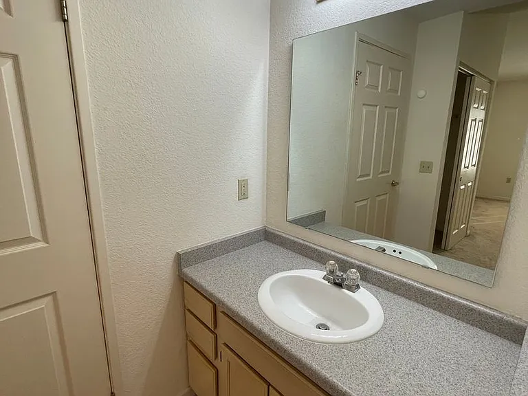 The Parkridge Apartments — Photo 7