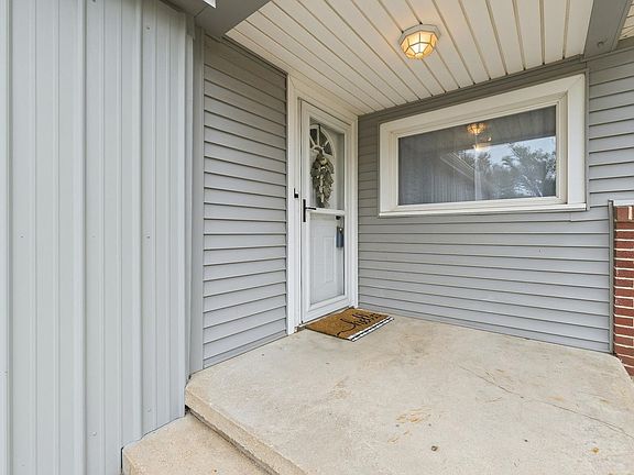 2nd image of 740 N Boyd Ave