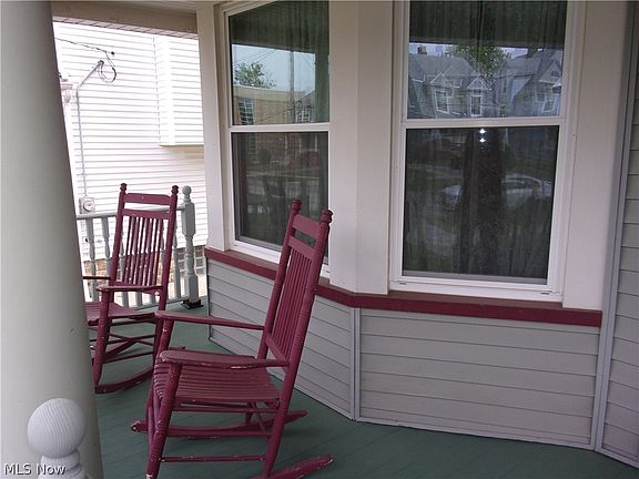 3rd image of 1625 Robinwood Ave