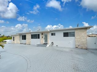 9365 SW 44th St, Miami, FL 33165