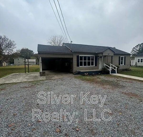 140 Arkansas Ln — Photo 2