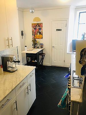 2nd image of 318 E 11th St APT 10