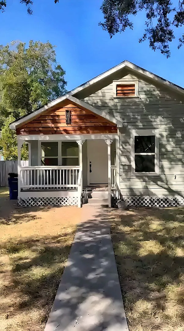 Remodeled 3 Bed Home in Texas City - Sec 8 Welcome — Photo 1