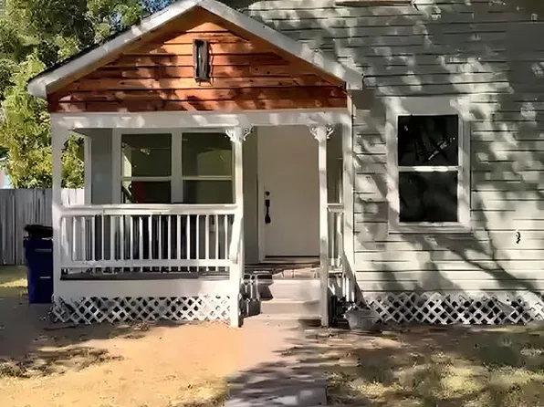 208 10th Ave N, Texas City, TX 77590