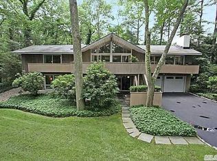 3 Daniel Ln, Dix Hills, NY 11746