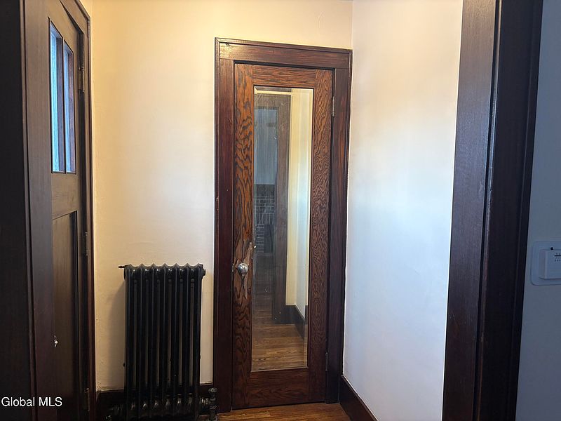 2nd image of 616 Kenwood Avenue