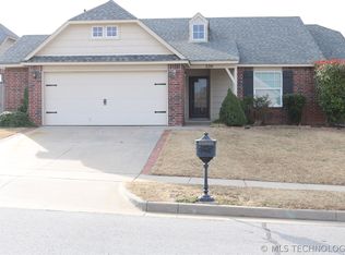 220 E 125th Pl S, Jenks, OK 74037