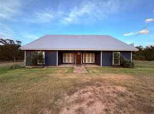 305 Goertz Dr, Red Rock, TX 78662