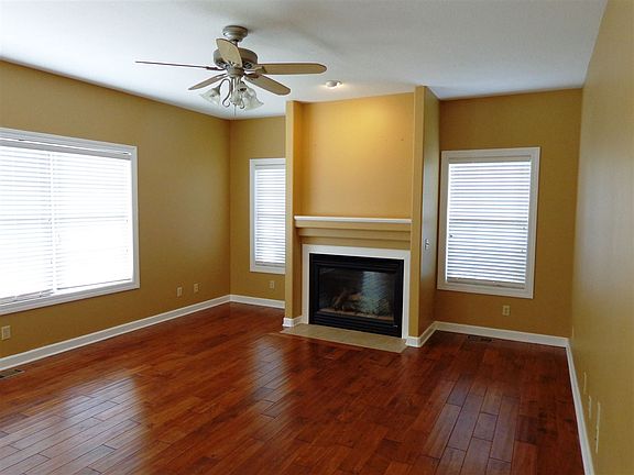 5th image of 24 Gardens Dr