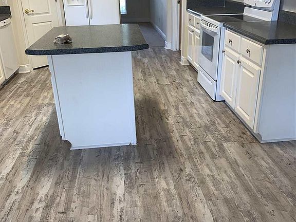 4th image of 7925 Amethyst Dr