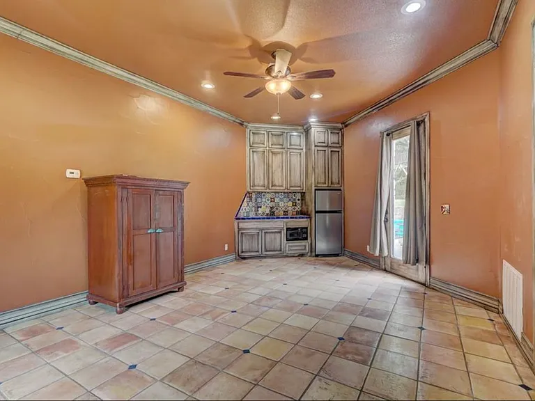 672 Rickets Ln — Photo 16