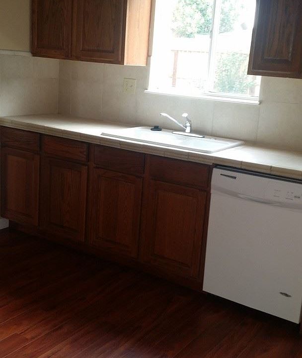 1st image of 1019 S Silvervale St