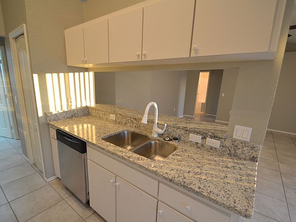 5th image of 8278 Westmont Terrace Dr