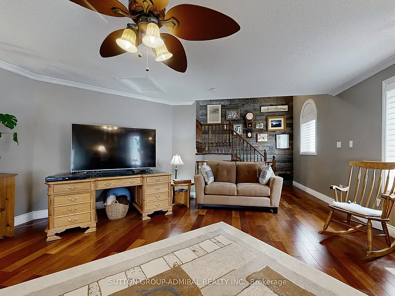 32 Stephanie Ln #UPPER — Photo 23