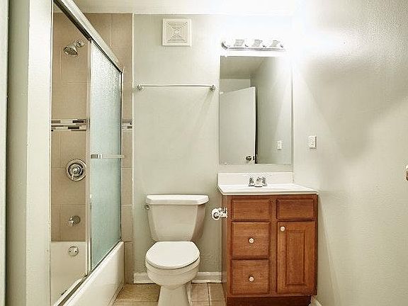 2nd image of 146 Walnut Dr #100