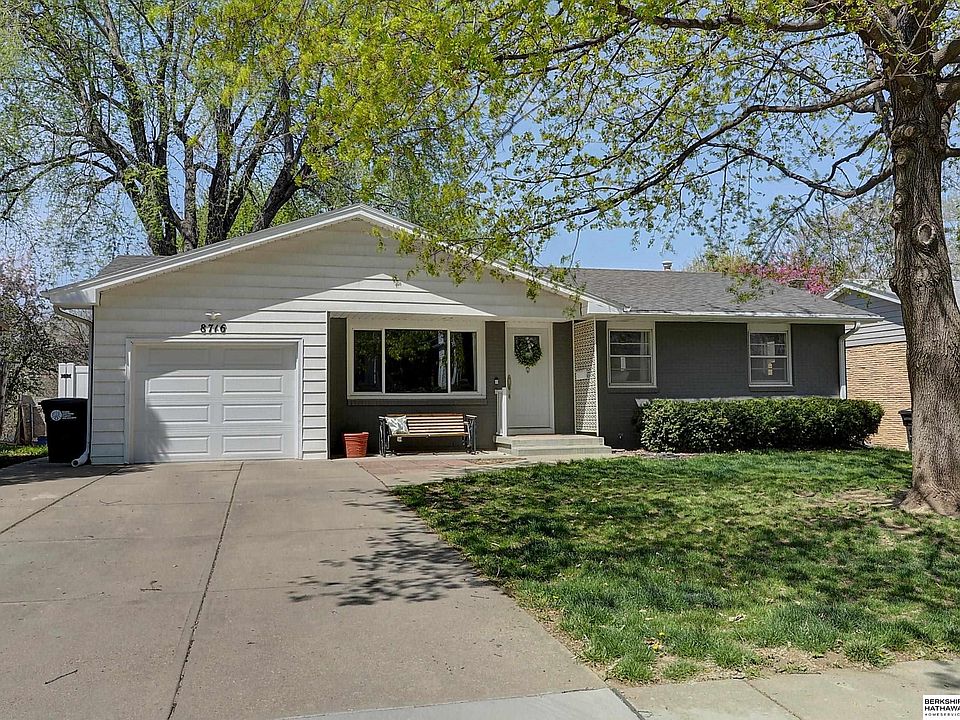1st image of 8716 Lakeview Dr