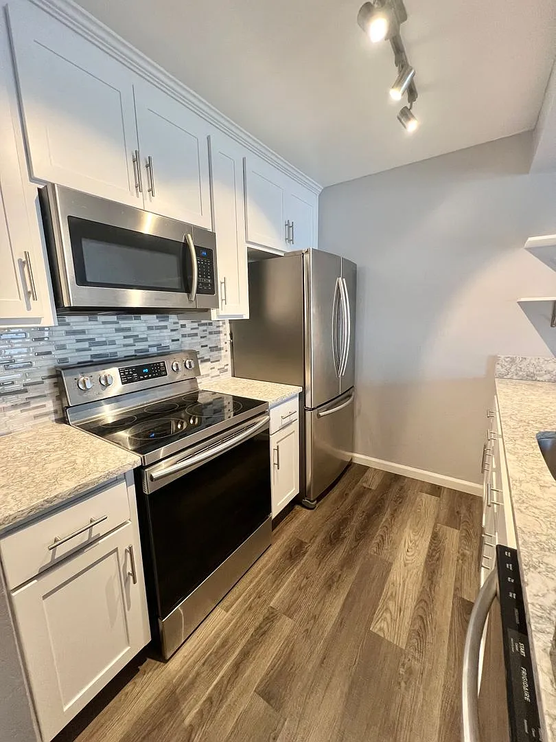 Beautifully remodeled 3 Bed/1.5 Bath Townhome in Antioch — Photo 1