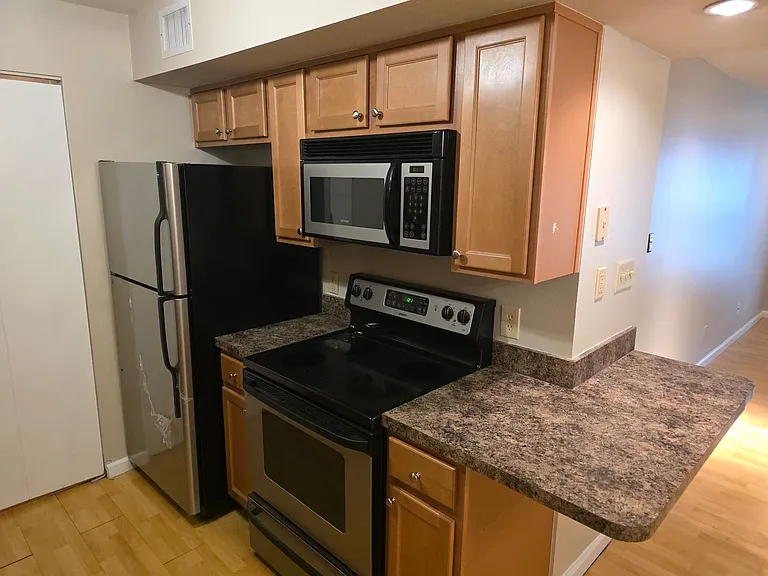 3022 Plaza Terrace Dr — Photo 8