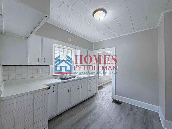 5th image of 1111 Adams Ave