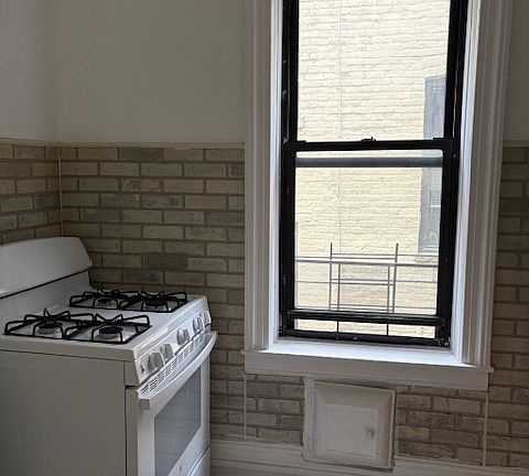 3rd image of 30-31 34th St #3