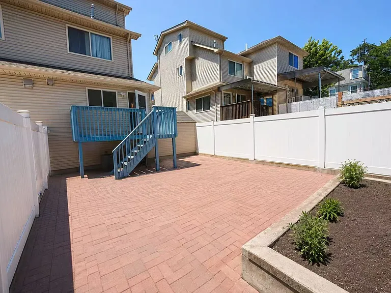 101 Ocean Ave — Photo 9