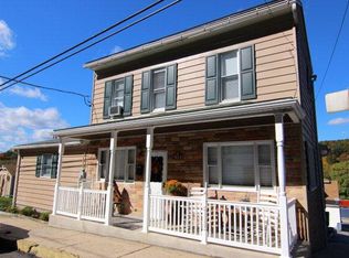 301 W Savory St, Pottsville, PA 17901