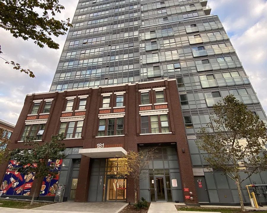 1st image of 181 Huron St #1307
